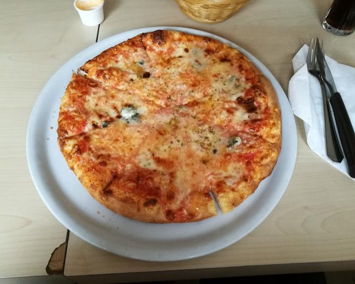 Pizzeria La Piazza